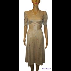 True Vintage JONES JUNIORS Gorgeous Silky Dress *Vintage Size 7*